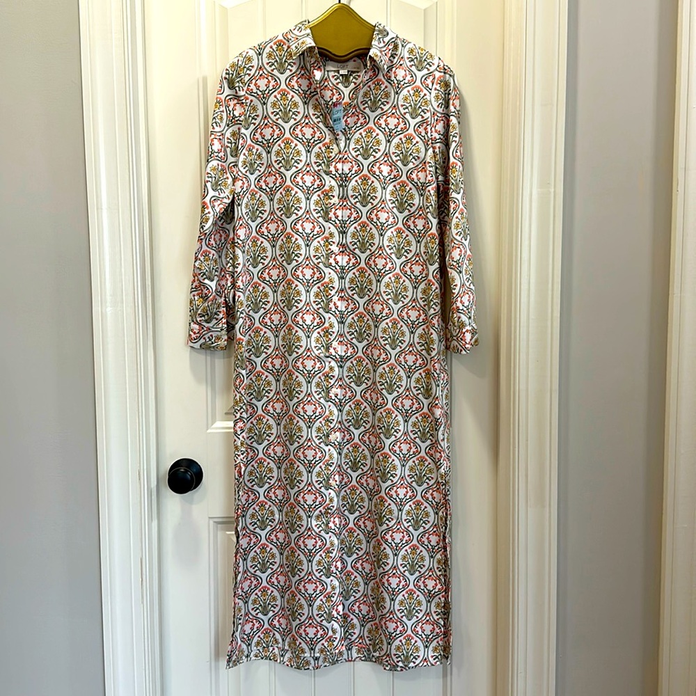 Loft size 4, long sleeve, 100% polyester dress that feels like silk.